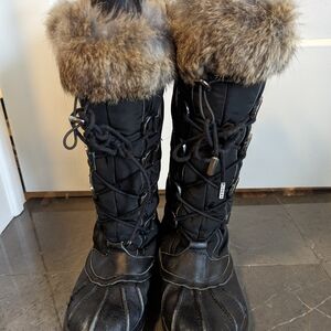 Women's Black Fur-Trimmed Winter Boots